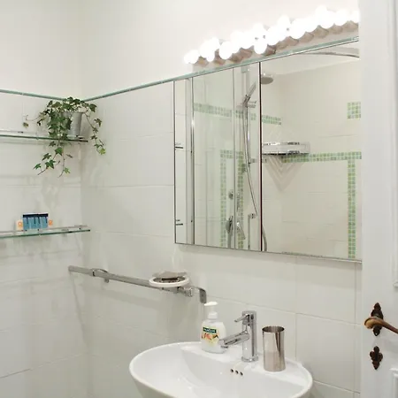 Apartment Sophisticated Decor