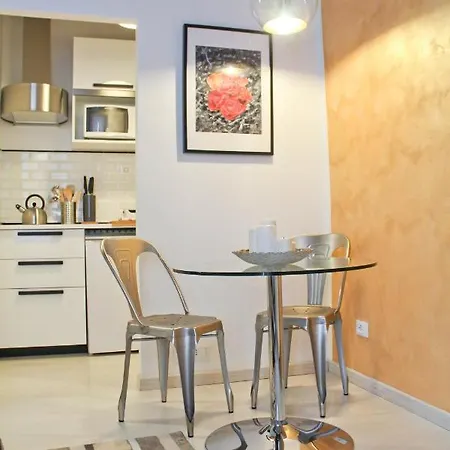 Sophisticated Decor * Rom