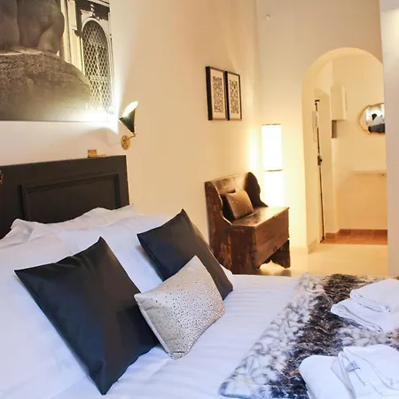 Sophisticated Decor Apartment