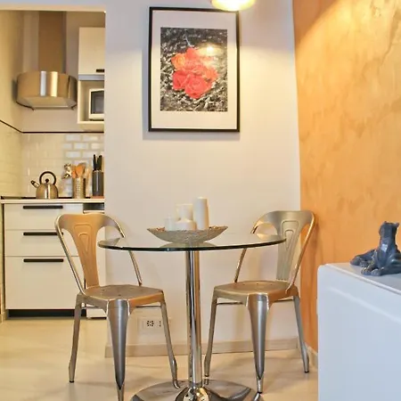 Sophisticated Decor Апартаменты *