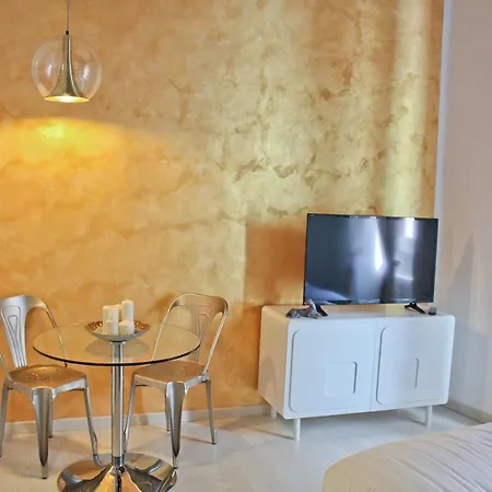 Sophisticated Decor Apartment