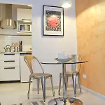 Sophisticated Decor * Rom